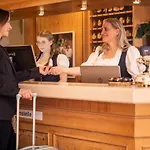 & Restaurant Zum Reussenstein מלון