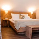 & Restaurant Zum Reussenstein 4*