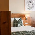 & Restaurant Zum Reussenstein 4*