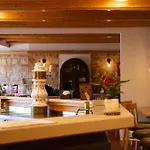 & Restaurant Zum Reussenstein 4*