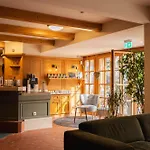 מלון & Restaurant Zum Reussenstein 4*