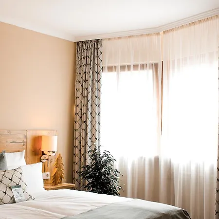 Hotel&restaurant Zum Reussenstein Hotel 3*
