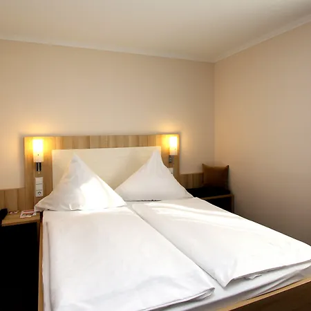 ホテル & Restaurant Zum Reussenstein 4*