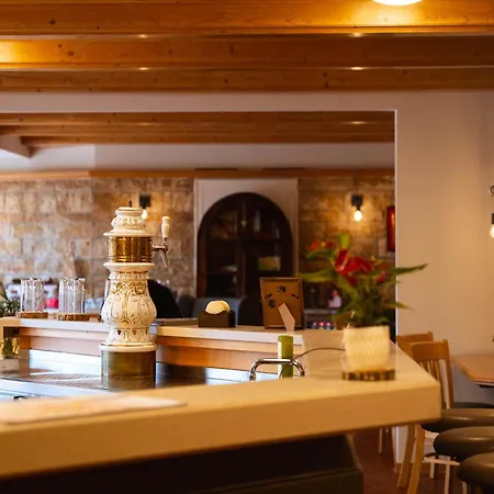 & Restaurant Zum Reussenstein 4*