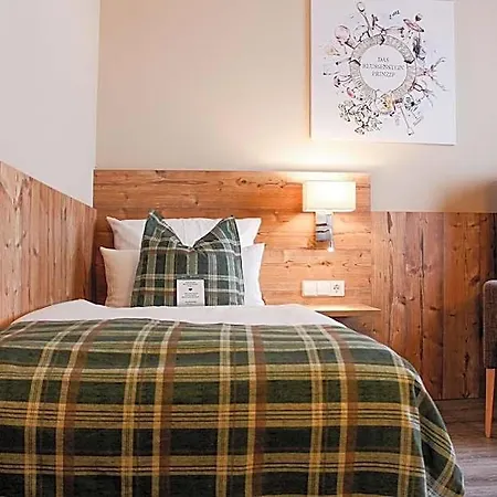 Hotel & Restaurant Zum Reussenstein 4*